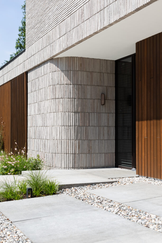 Zijaanzicht kubistische villa Rotterdam | Brick Finesse
